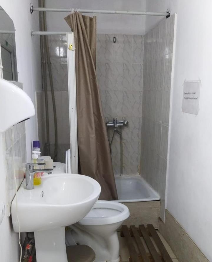 Fox Park Hostel Алматы Экстерьер фото